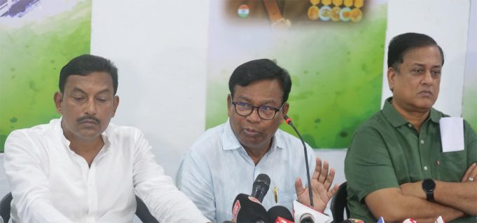 ତୁରନ୍ତ ଛାତ୍ରସଂସଦ ନିର୍ବାଚନ କର