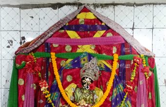 Walk Explores Hidden Treasures