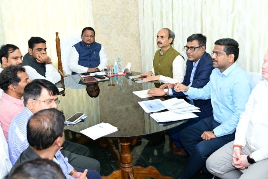 CM Reviews Major Projects