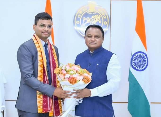 CM Honors OAS Topper