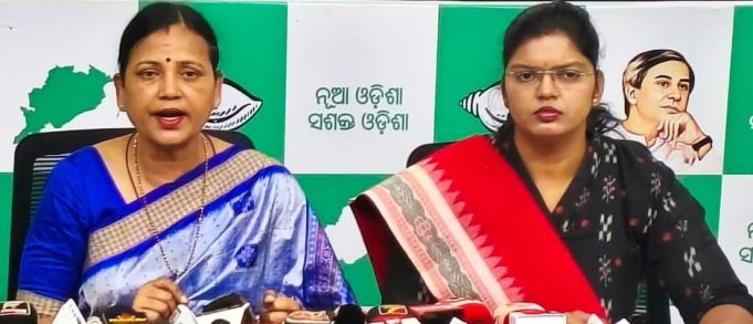 ଥାନାକୁ ଯିବାକୁ ଡରିଲେଣି ଲୋକେ