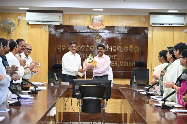 Swami Reviews Labour Sector