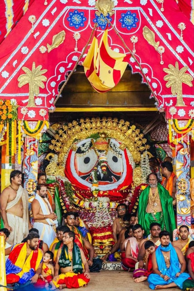 Golden Gods: Majestic Suna Besha