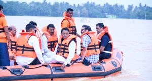 CM Visits Flood Zones