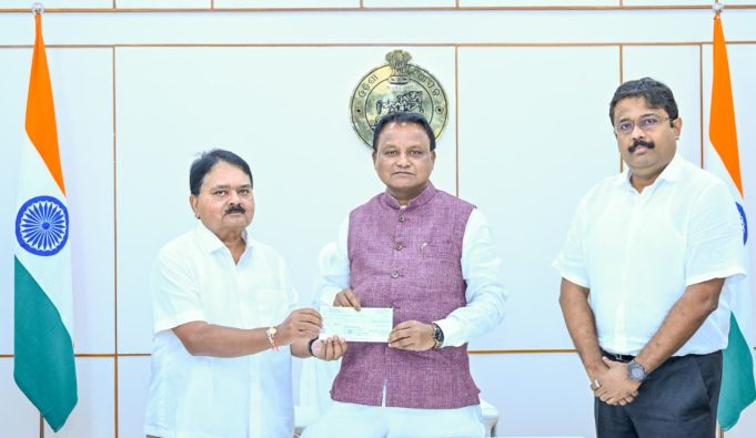 MGM Minerals Donates Rs 1 Cr to CMRF