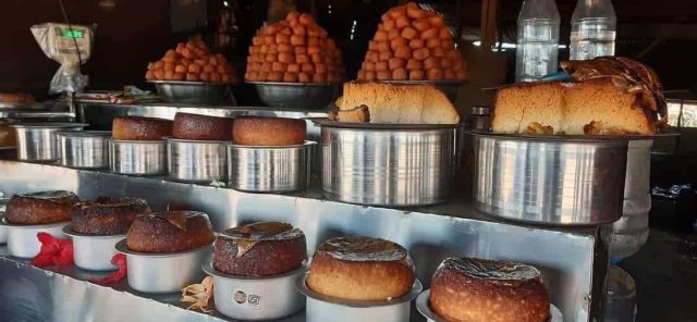 ଚଢଉ ସୂଚନା ପାଇ ମିଠା ଦୋକାନୀ ଫେରାର